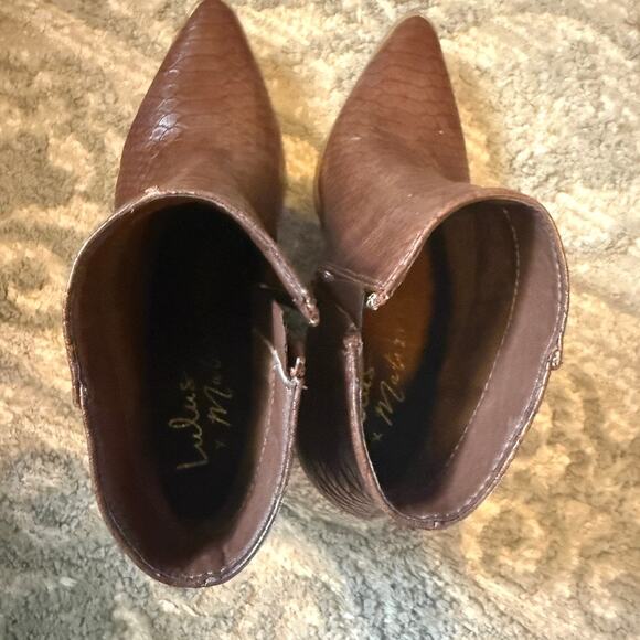 Lulu's x Matisse Spirit 7.5 snake pointed toe ankle booties 2900 - Picture 3 of 9